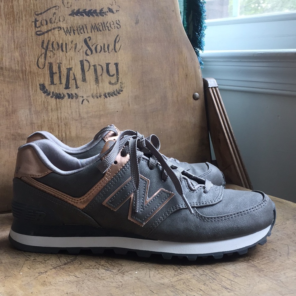 New Balance Rose Gold Varsity sneaker